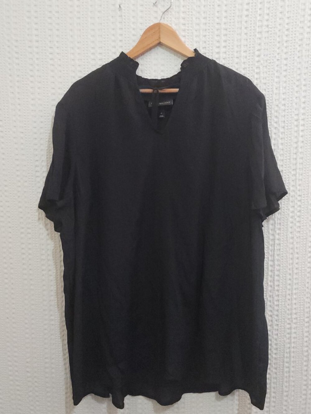 Lane Bryant Women's Plus Size Black Tie Neck Lightweight Blouse Size 22 - Picture 4 of 12